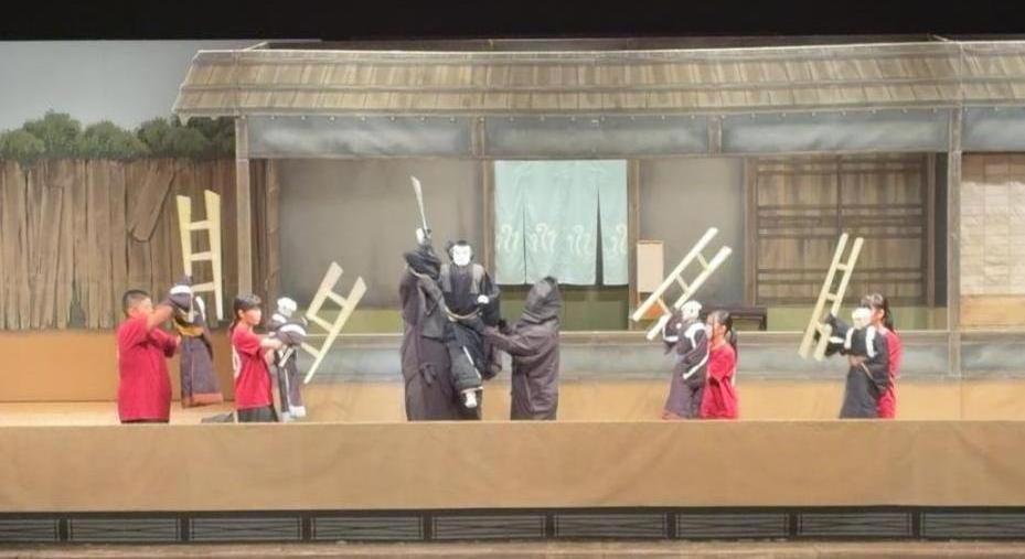 淡路人形座と後継者の皆さんによる梯子の大立ち回り