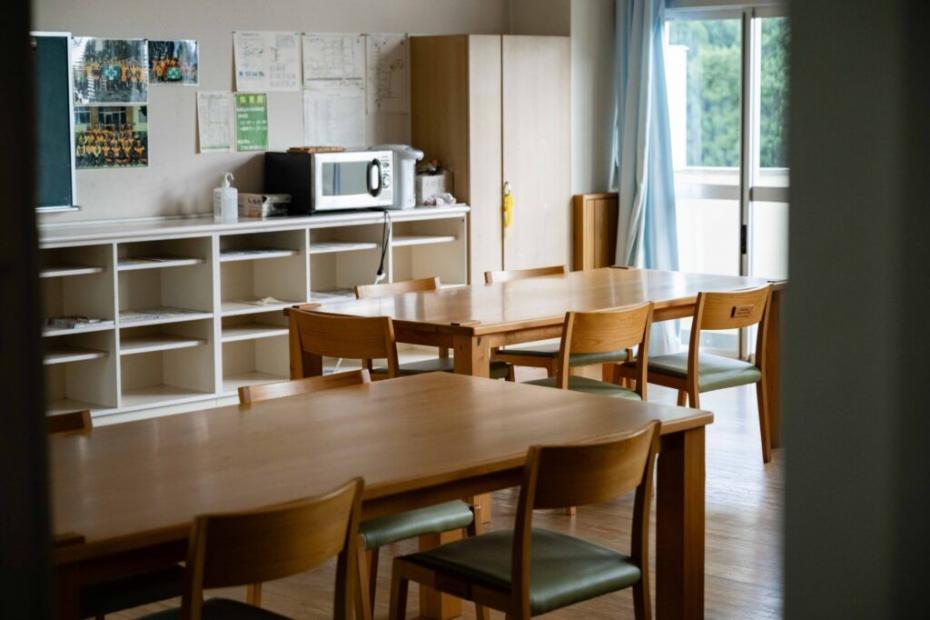 放課後、ひっそりと静まり返った談話室