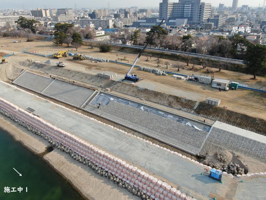 低水護岸施工中2