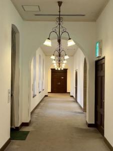 半円アーチ型の廊下