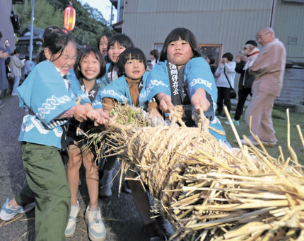 端午の節句 菖蒲綱引き