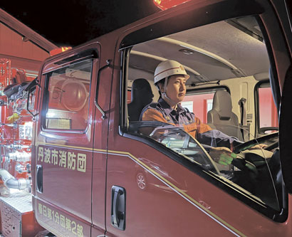 消防車でパトロール中