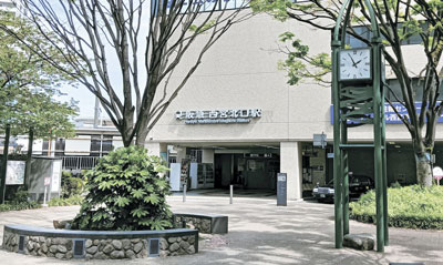 にしきた公園のハルヒ時計と呼ばれる時計塔の写真