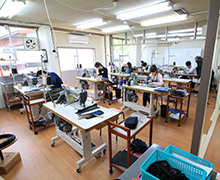 鞄縫製者養成コースの様子